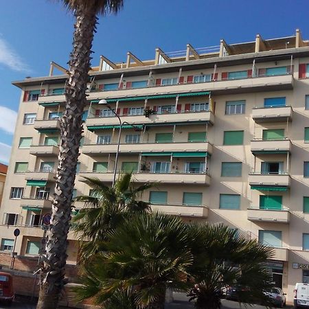 Piazza Mazzini 21 Apartment Loano Exterior photo