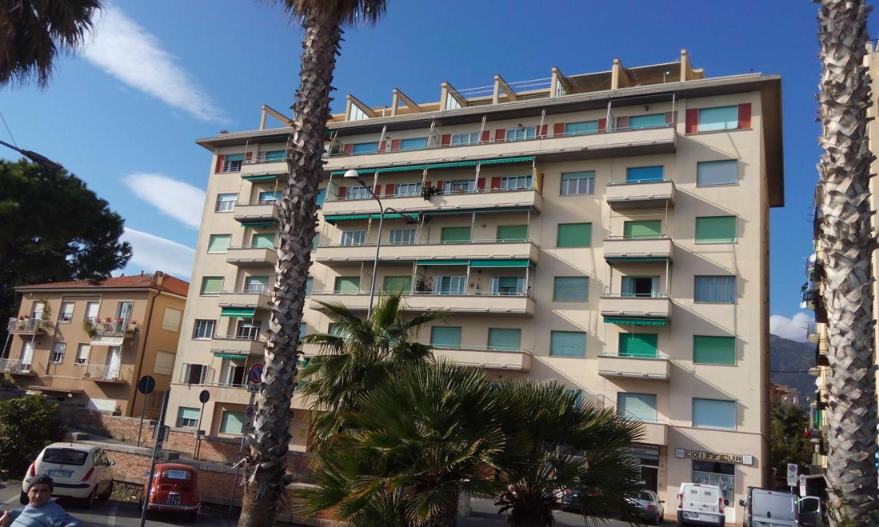 Piazza Mazzini 21 Apartment Loano Exterior photo